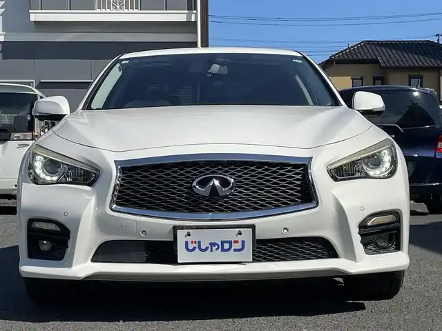 日産 スカイライン ハイブリッド 350GT Type SP 埼玉県 2014(平26)年 13.8万km クリスタルホワイトパール (株)IDOMが運営する【じしゃロン川越店】の自社ローン専用車両になります。こちらは現金またはオートローンご利用時の価格です。自社ローンご希望の方は別途その旨お申付け下さい/純正ナビ/フルセグ/Bluetooth/CD/DVD/AM/FM/アラウンドビューモニター/衝突軽減ブレーキ/レーンキープアシスト/レザーシート/左右パワーシート＆シートヒーター/シートメモリー/パドルシフト/コーナーセンサー/LEDヘッドライト/フォグ/レーダークルーズコントロール/ウインカーミラー/ステアリングリモコン/ドアバイザー/社外フロアマット/ハンドルカバー/車両取扱説明書