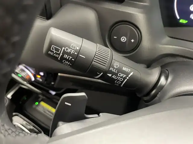 ホンダ ヴェゼル ハイブリッド e:HEV Z 埼玉県 2025(令7)年 0.1千km プラチナホワイトパール 登録済未使用車/純正9インチディスプレイオーディオ/ フルセグTV Bluetooth CarPlay HDMI/バックカメラ/衝突軽減ブレーキシステム/アダプティブクルーズコントロール/レーンキープアシスト/ブラインドスポットモニター/クリアランスソナー /ステアリングヒーター/シートヒーター/パワーバックドア/置くだけ充電機/LEDオートライト/ビルトインETC2.0