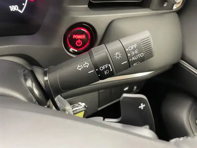 ホンダ ヴェゼル ハイブリッド e:HEV Z 埼玉県 2025(令7)年 0.1千km プラチナホワイトパール 登録済未使用車/純正9インチディスプレイオーディオ/ フルセグTV Bluetooth CarPlay HDMI/バックカメラ/衝突軽減ブレーキシステム/アダプティブクルーズコントロール/レーンキープアシスト/ブラインドスポットモニター/クリアランスソナー /ステアリングヒーター/シートヒーター/パワーバックドア/置くだけ充電機/LEDオートライト/ビルトインETC2.0