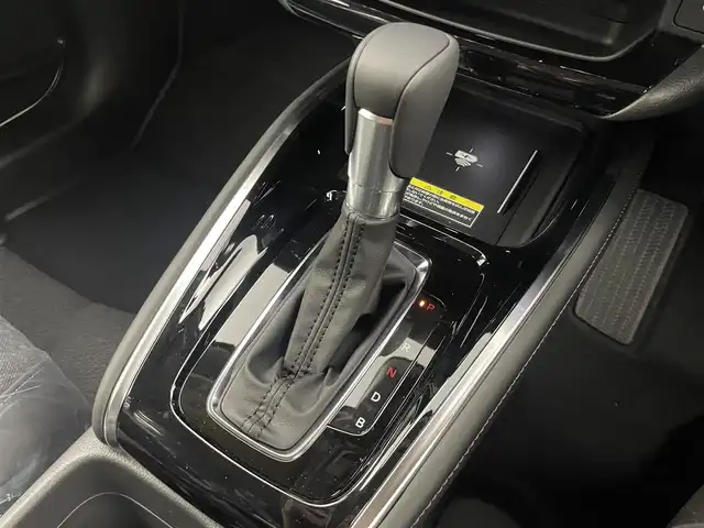 ホンダ ヴェゼル ハイブリッド e:HEV Z 埼玉県 2025(令7)年 0.1千km プラチナホワイトパール 登録済未使用車/純正9インチディスプレイオーディオ/ フルセグTV Bluetooth CarPlay HDMI/バックカメラ/衝突軽減ブレーキシステム/アダプティブクルーズコントロール/レーンキープアシスト/ブラインドスポットモニター/クリアランスソナー /ステアリングヒーター/シートヒーター/パワーバックドア/置くだけ充電機/LEDオートライト/ビルトインETC2.0