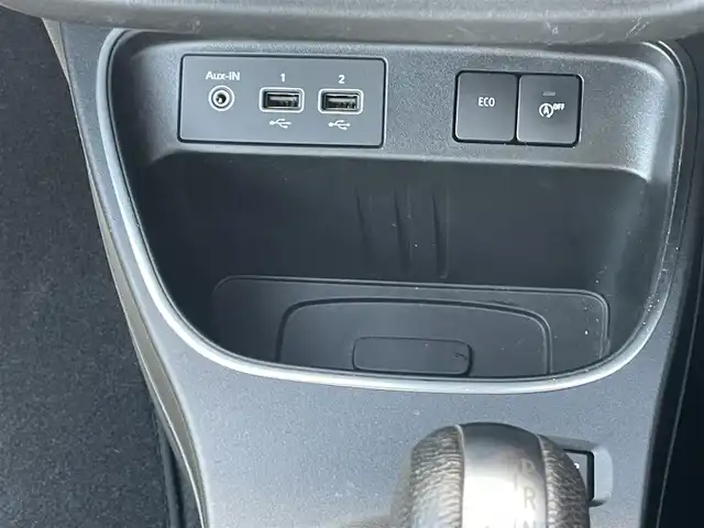 ルノー トゥインゴ EDC 千葉県 2020(令2)年 4.2万km ライトブルー マルチファンクションシステム/・FM/AM/Bluetooth/・Apple car play/Android　Auto/・バックカメラ/スピードリミッター/クルーズコントロール/車線逸脱警報/ＥＴＣ/フロアマット/オートライト/純正１５インチＡＷ/スペアキー有り