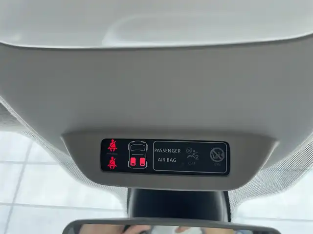 ルノー トゥインゴ EDC 千葉県 2020(令2)年 4.2万km ライトブルー マルチファンクションシステム/・FM/AM/Bluetooth/・Apple car play/Android　Auto/・バックカメラ/スピードリミッター/クルーズコントロール/車線逸脱警報/ＥＴＣ/フロアマット/オートライト/純正１５インチＡＷ/スペアキー有り