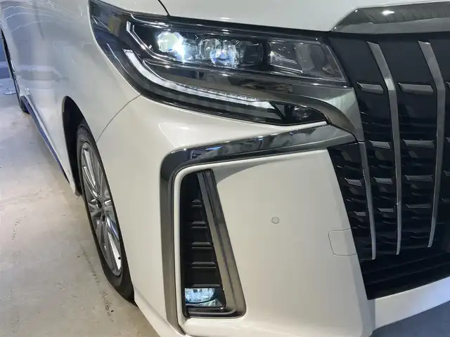 トヨタ アルファード S タイプゴールド 東京都 2020(令2)年 1.6万km ホワイトパールクリスタルシャイン ワンオーナー /セーフティセンス/・プリクラッシュセーフティ/・ロードサインアシスト/・レーダークルーズコントロール/・レーントレーシングアシスト/・アダプティブハイビームシステム/純正ナビゲーション/地上デジタルテレビ/純正フリップダウンモニター/Bカメラ/ETC/ドライブレコーダー/両側パワースライドドア/パワーバックドア/3眼LEDヘッドライト・コーナリング/シーケンシャルランプ/ウルトラスエードコンビシート/ハイグレードコンソールボックス/純正フロアマット/純正アルミホイール18インチ/スマートキー/メーカー保証書/取扱説明書