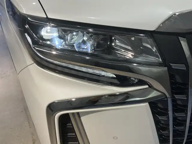 トヨタ アルファード S タイプゴールド 東京都 2020(令2)年 1.6万km ホワイトパールクリスタルシャイン ワンオーナー /セーフティセンス/・プリクラッシュセーフティ/・ロードサインアシスト/・レーダークルーズコントロール/・レーントレーシングアシスト/・アダプティブハイビームシステム/純正ナビゲーション/地上デジタルテレビ/純正フリップダウンモニター/Bカメラ/ETC/ドライブレコーダー/両側パワースライドドア/パワーバックドア/3眼LEDヘッドライト・コーナリング/シーケンシャルランプ/ウルトラスエードコンビシート/ハイグレードコンソールボックス/純正フロアマット/純正アルミホイール18インチ/スマートキー/メーカー保証書/取扱説明書