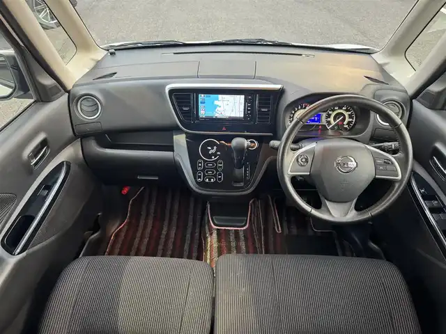 日産 デイズ ルークス ハイウェイスター Gターボ 愛媛県 2017(平29)年 5.7万km ホワイトパール 登録時走行距離：56781km/社外ＳＤナビ/AM/FM/フルセグTV/Bluetooth/ETC/全周囲カメラ/クルコン/衝突軽減システム/横滑り防止装置/盗難防止装置/両側パワスラ/サーキュレーター/LEDヘッドライト/オートライト/オートハイビーム/エンジンスタートボタン/スマートキー/スペアキー/純正アルミホイール/純正フロアマット