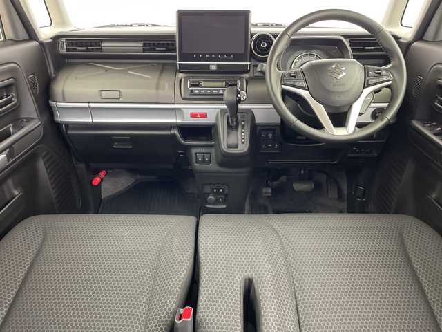 スズキ スペーシア ギア HYBRID XZターボ 鹿児島県 2023(令5)年 0.8万km スチールシルバーM ワンオーナー/禁煙車/スズキセーフティサポート/スズキコネクトナビ/全方位カメラ/ヘッドアップディスプレイ/前席シートヒーター/ETC/前後ドライブレコーダー/両側パワースライドドア/衝突軽減ブレーキ/レーンキープアシスト/レーダークルーズコントロール/パドルシフト/アイドリングストップ/バックカメラ/ルーフレール/後方コーナーセンサー/純正フロアマット/純正14インチアルミホイール/純正LEDヘッドライト