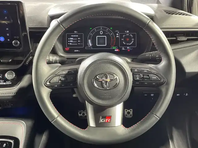 トヨタ ＧＲカローラ RZ 神奈川県 2023(令5)年 2.4万km プレシャスブラックパール 純正8型ディスプレイオーディオ/フルセグ　Bluetooth　AM　FM　Miracast/セーフティセンス/プリクラッシュセーフティ/レーントレーシングアシスト/レーンディパーチャーアラート/レーダークルーズコントロール/ロードサインアシスト/プロアクティブドライビングアシスト/発進遅れ告知機能/オートマチックハイビーム/インテリジェントマニュアルトランスミッション/ハーフレザーシート/革巻きステアリング/純正DA連動ドライブレコーダー/社外前後ドライブレコーダー/純正ビルトインETC2.0/前席/後席USB電源ソケット/DRIVEMODE/SOSコール/プッシュスタート/スマート気ー/純正サイド/リアスポイラー/純正18インチアルミホイール/LEDヘッド/フロントフォグ/クリアランス/デイ/リアコンビネーションランプ/オートライト