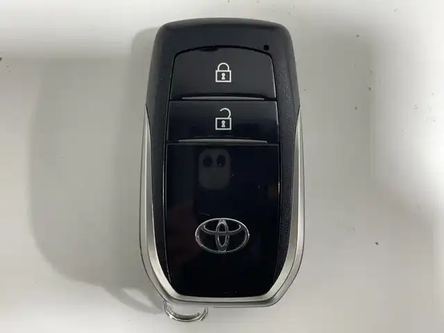 トヨタ ＧＲカローラ RZ 神奈川県 2023(令5)年 2.4万km プレシャスブラックパール 純正8型ディスプレイオーディオ/フルセグ　Bluetooth　AM　FM　Miracast/セーフティセンス/プリクラッシュセーフティ/レーントレーシングアシスト/レーンディパーチャーアラート/レーダークルーズコントロール/ロードサインアシスト/プロアクティブドライビングアシスト/発進遅れ告知機能/オートマチックハイビーム/インテリジェントマニュアルトランスミッション/ハーフレザーシート/革巻きステアリング/純正DA連動ドライブレコーダー/社外前後ドライブレコーダー/純正ビルトインETC2.0/前席/後席USB電源ソケット/DRIVEMODE/SOSコール/プッシュスタート/スマート気ー/純正サイド/リアスポイラー/純正18インチアルミホイール/LEDヘッド/フロントフォグ/クリアランス/デイ/リアコンビネーションランプ/オートライト