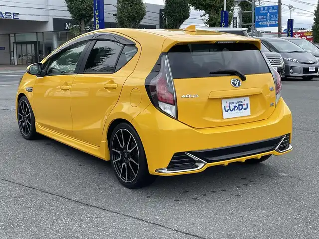 トヨタ アクア G G’s 東京都 2015(平27)年 6.7万km イエロー (株)IDOMが運営する【じしゃロン昭島店】の自社ローン専用車両になります。こちらは現金またはオートローンご利用時の価格です。自社ローンご希望の方は別途その旨お申付け下さい/純正ナビ/BT/ワンセグTV/CD/DVD/SD/プッシュスタート/ステアリングスイッチ/クルーズコントロール/ハーフレザーシート/LED/電動格納ミラー/純正フロアマット