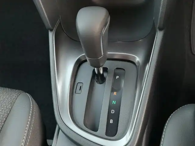 トヨタ ヤリスクロス ハイブリッド Z 東京都 2025(令7)年 0.1千km プラチナホワイトパールマイカ 登録済未使用車/純正ディスプレイオーディオ(コネクティッドナビ)/フルセグ/パノラミックビューモニター/ハーフレザーシート/シートヒーター/ステアリングヒーター/コーナーセンサー/Toyota Safety Sense/・プリクラッシュセーフティ/・レーントレーシングアシスト/・レーダークルーズコントロール/・アダプティブハイビームシステム/・オートマチックハイビーム/・ブラインドスポットモニター/LEDヘッドライト/スマートキー/純正18インチAW