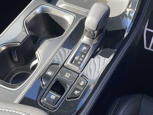 レクサス ＮＸ 350h Fスポーツ 三重県 2022(令4)年 4万km ホワイトノーヴァガラスフレーク 純正１４型ナビ　/全周囲　/ＢＳＭ　/ワイヤレス充電　/黒革 /パーキングアシスト　/ビルトインＥＴＣ２．０ /AC100V充電/パワーバックドア /前席シートヒーター /前席エアーシート /前席パワーシート /メモリシート/前後コーナーセンサー /レーダークルーズコントロール/レーンキープアシスト/衝突軽減ブレーキ/LEDヘッドライト/オートハイビーム/オートライト/純正フロアマット/電動格納ミラー/禁煙車