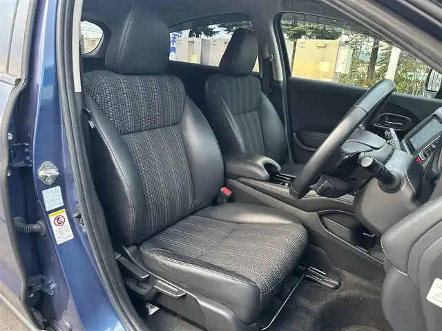 ホンダ ヴェゼル ハイブリッド X Lパッケージ 道北・旭川 2014(平26)年 12.5万km モルフォブルーP (株)IDOMが運営する【じしゃロン旭川店】の自社ローン専用車両になります。こちらは現金またはオートローンご利用時の価格です。自社ローンご希望の方は別途その旨お申付け下さい/　/・純正ナビ(CD/DVD/BT/SD/フルセグ)/・バックカメラ/・ETC/・レーダーブレーキ/・クルーズコントロール/・パドルシフト/・ステアリングリモコン/・両席シートヒーター/・電動格納ウィンカーミラー/・プッシュスタート/・スマートキー2個/・フォグランプ/・取扱説明書