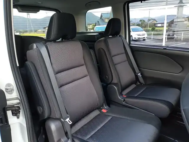 日産 セレナ e－パワー ハイウェイスター V 福井県 2020(令2)年 7.3万km ブリリアントホワイトパール 純正SDナビ/AM/FM/フルセグ/BT/USB/AUX/iPod/アラウンドビューモニター/両側パワースライドドア/後席フリップダウンモニター/エマージェンシーブレーキ/プロパイロット/インテリジェントパーキングアシスト/前後コーナーセンサー/クルーズコントロール/ETC/前方ドライブレコーダー/純正フロアマット/ダブル＋サイドエアバッグ/カーテンエアバッグ/LEDヘッドライト/スマートキー