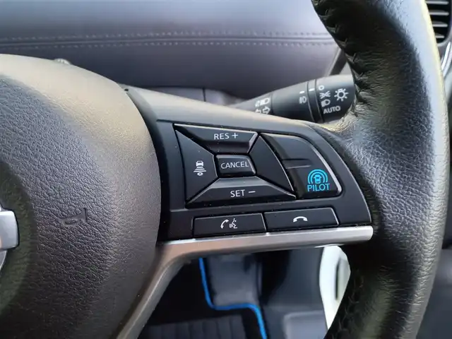 日産 セレナ e－パワー ハイウェイスター V 福井県 2020(令2)年 7.3万km ブリリアントホワイトパール 純正SDナビ/AM/FM/フルセグ/BT/USB/AUX/iPod/アラウンドビューモニター/両側パワースライドドア/後席フリップダウンモニター/エマージェンシーブレーキ/プロパイロット/インテリジェントパーキングアシスト/前後コーナーセンサー/クルーズコントロール/ETC/前方ドライブレコーダー/純正フロアマット/ダブル＋サイドエアバッグ/カーテンエアバッグ/LEDヘッドライト/スマートキー