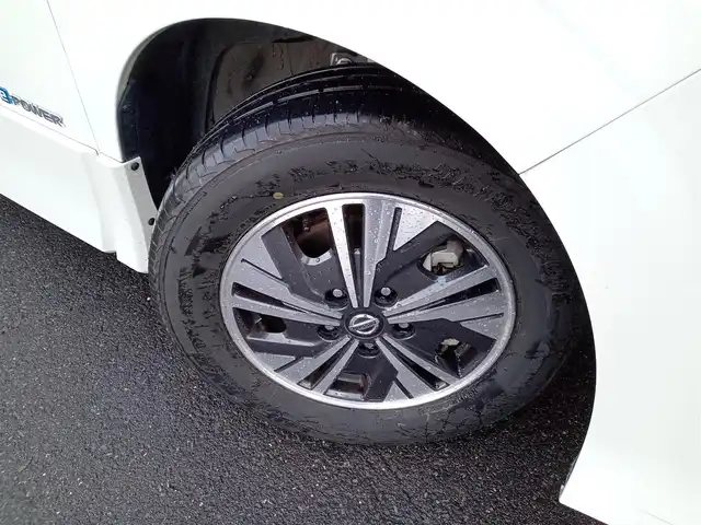 日産 セレナ e－パワー ハイウェイスター V 福井県 2020(令2)年 7.3万km ブリリアントホワイトパール 純正SDナビ/AM/FM/フルセグ/BT/USB/AUX/iPod/アラウンドビューモニター/両側パワースライドドア/後席フリップダウンモニター/エマージェンシーブレーキ/プロパイロット/インテリジェントパーキングアシスト/前後コーナーセンサー/クルーズコントロール/ETC/前方ドライブレコーダー/純正フロアマット/ダブル＋サイドエアバッグ/カーテンエアバッグ/LEDヘッドライト/スマートキー