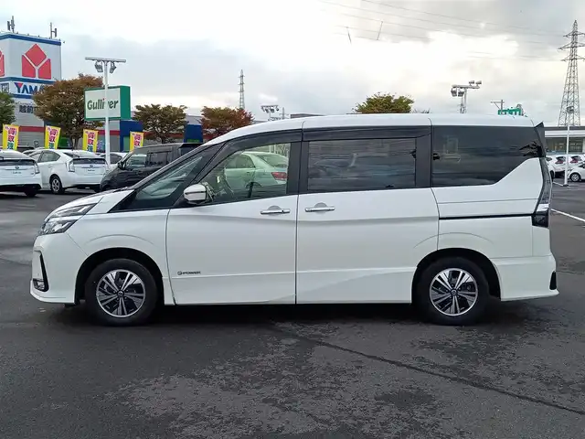 日産 セレナ e－パワー ハイウェイスター V 福井県 2020(令2)年 7.3万km ブリリアントホワイトパール 純正SDナビ/AM/FM/フルセグ/BT/USB/AUX/iPod/アラウンドビューモニター/両側パワースライドドア/後席フリップダウンモニター/エマージェンシーブレーキ/プロパイロット/インテリジェントパーキングアシスト/前後コーナーセンサー/クルーズコントロール/ETC/前方ドライブレコーダー/純正フロアマット/ダブル＋サイドエアバッグ/カーテンエアバッグ/LEDヘッドライト/スマートキー