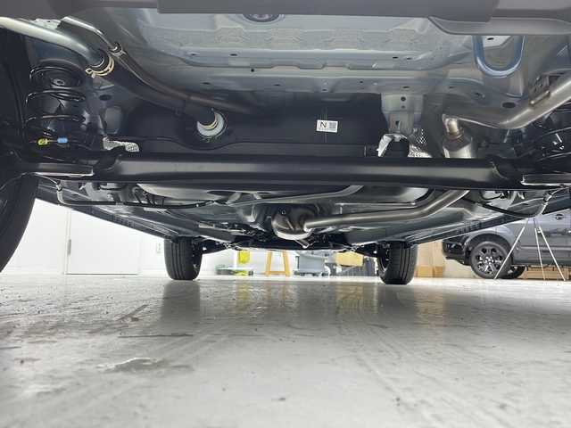 スズキ ハスラー HYBRID X 茨城県 2025(令7)年 0.1千km デニムブルー ガンメタリック 2トーン スズキセーフティサポート/・デュアルカメラブレーキサポート/・誤発進抑制機能/・車線逸脱抑制/・標識認識機能/・ハイビームアシスト/純正9インチメモリナビ/　CD DVD BT スマホ連携 フルセグ/全方位カメラ/レーダークルーズコントロール/LEDオートライト/シートヒーター/純正15インチアルミホイール/革巻きステアリング/ステアリングスイッチ/プッシュスタート/スマートキー