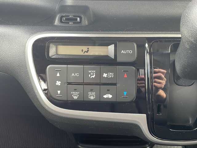 ホンダ Ｎ ＢＯＸ カスタム G Lパッケージ 三重県 2015(平27)年 8.3万km スマートブラック 純正7型ナビ/片側パワースライドドア/バックカメラ/社外前後ドラレコ/スペアキー/ベンチシート/チップアップシート/オートライト/フォグライト/純正AW/電動格納ミラー/禁煙車