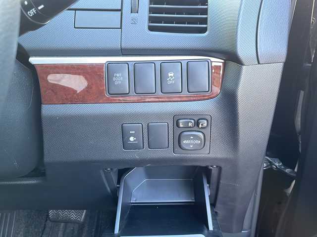 トヨタ エスティマ アエラス レザーパッケージ 大阪府 2013(平25)年 2.5万km ブラック 純正ナビ/バックカメラ/フルセグTV/純正フリップダウンモニター/両側パワースライドドア/前席シートヒーター/黒革シート/革巻きステアリング/HIDヘッドライト/フォグランプ/運転席パワーシート/純正マット/ドアバイザー/保証書/取扱説明書/スペアキー1本