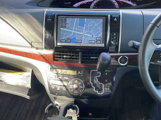 トヨタ エスティマ アエラス レザーパッケージ 大阪府 2013(平25)年 2.5万km ブラック 純正ナビ/バックカメラ/フルセグTV/純正フリップダウンモニター/両側パワースライドドア/前席シートヒーター/黒革シート/革巻きステアリング/HIDヘッドライト/フォグランプ/運転席パワーシート/純正マット/ドアバイザー/保証書/取扱説明書/スペアキー1本