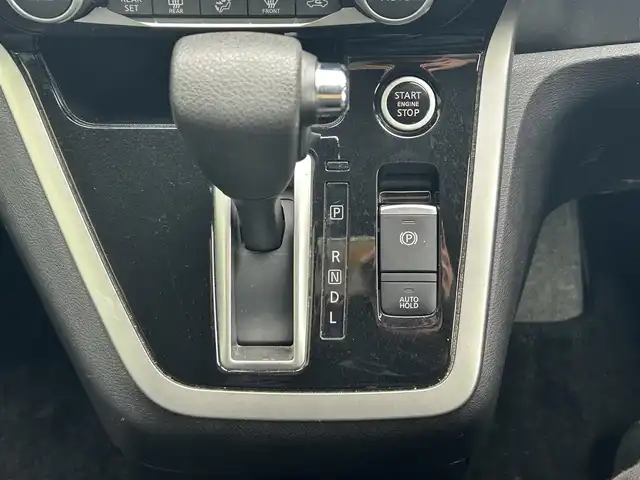 日産 セレナ ハイウェイスター G 島根県 2017(平29)年 6.2万km ブリリアントホワイトパール 登録時走行距離61857km/純正ナビ（Bluetooth・AM・FM・CD・DVD）/フルセグテレビ/全周囲カメラ/フリップダウンモニター/プロパイロット/両側パワースライドドア/純正フロアマット/純正16インチアルミホイール/コーナーセンサー/アイドリングストップ/横滑り防止装置/LEDヘッドライト/フォグランプ/オートライト/ドアバイザー/プッシュスタート/スマートキー（スペア×１）