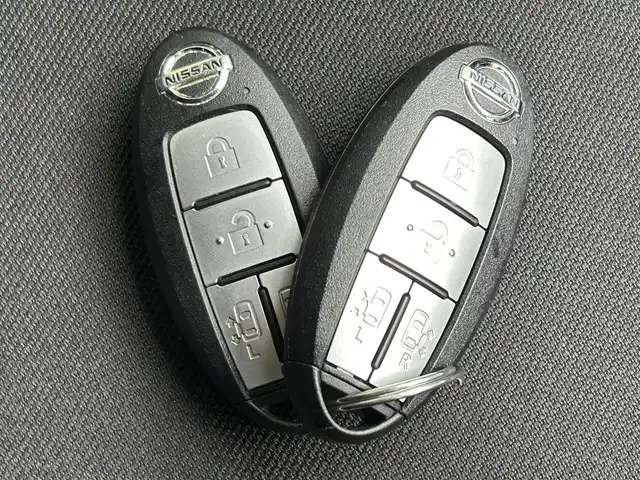 日産 セレナ ハイウェイスター G 島根県 2017(平29)年 6.2万km ブリリアントホワイトパール 登録時走行距離61857km/純正ナビ（Bluetooth・AM・FM・CD・DVD）/フルセグテレビ/全周囲カメラ/フリップダウンモニター/プロパイロット/両側パワースライドドア/純正フロアマット/純正16インチアルミホイール/コーナーセンサー/アイドリングストップ/横滑り防止装置/LEDヘッドライト/フォグランプ/オートライト/ドアバイザー/プッシュスタート/スマートキー（スペア×１）