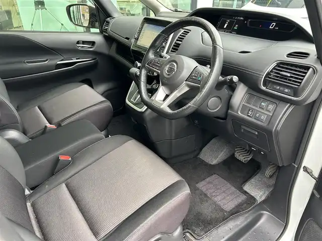 日産 セレナ ハイウェイスター G 島根県 2017(平29)年 6.2万km ブリリアントホワイトパール 登録時走行距離61857km/純正ナビ（Bluetooth・AM・FM・CD・DVD）/フルセグテレビ/全周囲カメラ/フリップダウンモニター/プロパイロット/両側パワースライドドア/純正フロアマット/純正16インチアルミホイール/コーナーセンサー/アイドリングストップ/横滑り防止装置/LEDヘッドライト/フォグランプ/オートライト/ドアバイザー/プッシュスタート/スマートキー（スペア×１）