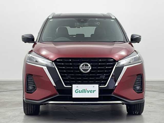 日産 キックス X 群馬県 2021(令3)年 5.3万km ラディアントレッド/ピュアブラック 2トーン 純正９型ナビ　フルセグＴＶ　全周囲カメラ　プロパイロット　衝突被害軽減ブレーキ　デジタルインナーミラー　シートヒーター　ハンドルヒーター　ＬＥＤヘッドライト　ＥＴＣ　前後ドラレコ　スマートキー　禁煙車