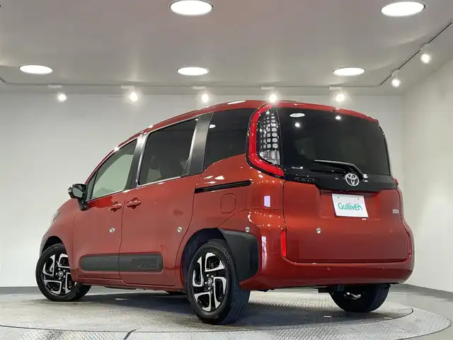 トヨタ シエンタ ハイブリッド Z 愛知県 2022(令4)年 2.3万km スカーレットメタリック 純正１０．５インチディスプレイオーディオプラス　/（AM/FM/USB/フルセグTV/CarPlay/Miracast/Bluetooth)/トヨタチームメイト　/（アドバンストパーク＋パーキングサポートブレーキ）/トヨタセーフティセンス　/　　-プリクラッシュセーフティ/　　-レーントレーシングアシスト（LTA）＋レーンディパーチャーアラート（LDA)/　　-レーダークルーズコントロール/　　-アダプティブハイビーム/　　-ロードサインアシスト/　　-発進遅れ告知機能天井サーキュレーター　/ＡＣ１００Ｖ・USB接続/コンフォートパッケージ/（シートヒーター＋ステアリングヒーター）/ハンズフリー両側電動スライドドア　/ビルトインＥＴＣ２．０　/ブラインドスポットモニター（ＢＳＭ）/ドライブレコーダー/ナノイーX/LEDヘッドライト・フォグランプ