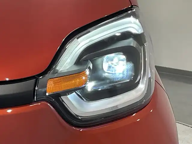 トヨタ シエンタ ハイブリッド Z 愛知県 2022(令4)年 2.3万km スカーレットメタリック 純正１０．５インチディスプレイオーディオプラス　/（AM/FM/USB/フルセグTV/CarPlay/Miracast/Bluetooth)/トヨタチームメイト　/（アドバンストパーク＋パーキングサポートブレーキ）/トヨタセーフティセンス　/　　-プリクラッシュセーフティ/　　-レーントレーシングアシスト（LTA）＋レーンディパーチャーアラート（LDA)/　　-レーダークルーズコントロール/　　-アダプティブハイビーム/　　-ロードサインアシスト/　　-発進遅れ告知機能天井サーキュレーター　/ＡＣ１００Ｖ・USB接続/コンフォートパッケージ/（シートヒーター＋ステアリングヒーター）/ハンズフリー両側電動スライドドア　/ビルトインＥＴＣ２．０　/ブラインドスポットモニター（ＢＳＭ）/ドライブレコーダー/ナノイーX/LEDヘッドライト・フォグランプ
