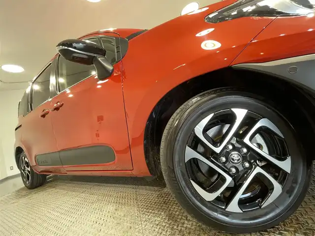 トヨタ シエンタ ハイブリッド Z 愛知県 2022(令4)年 2.3万km スカーレットメタリック 純正１０．５インチディスプレイオーディオプラス　/（AM/FM/USB/フルセグTV/CarPlay/Miracast/Bluetooth)/トヨタチームメイト　/（アドバンストパーク＋パーキングサポートブレーキ）/トヨタセーフティセンス　/　　-プリクラッシュセーフティ/　　-レーントレーシングアシスト（LTA）＋レーンディパーチャーアラート（LDA)/　　-レーダークルーズコントロール/　　-アダプティブハイビーム/　　-ロードサインアシスト/　　-発進遅れ告知機能天井サーキュレーター　/ＡＣ１００Ｖ・USB接続/コンフォートパッケージ/（シートヒーター＋ステアリングヒーター）/ハンズフリー両側電動スライドドア　/ビルトインＥＴＣ２．０　/ブラインドスポットモニター（ＢＳＭ）/ドライブレコーダー/ナノイーX/LEDヘッドライト・フォグランプ
