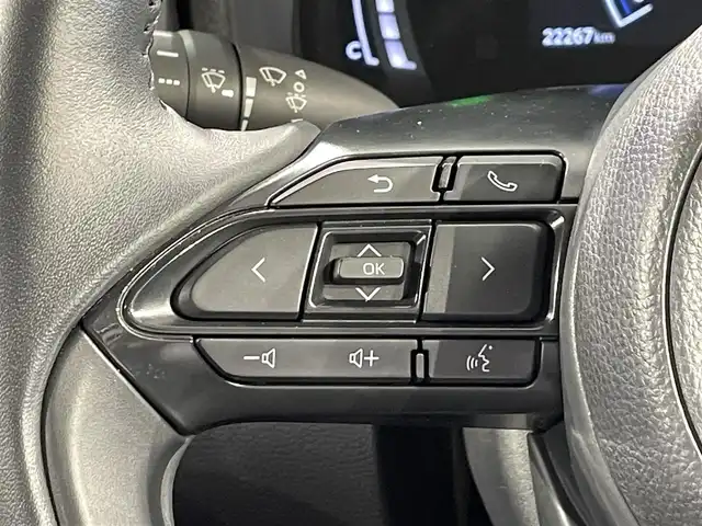 トヨタ シエンタ ハイブリッド Z 愛知県 2022(令4)年 2.3万km スカーレットメタリック 純正１０．５インチディスプレイオーディオプラス　/（AM/FM/USB/フルセグTV/CarPlay/Miracast/Bluetooth)/トヨタチームメイト　/（アドバンストパーク＋パーキングサポートブレーキ）/トヨタセーフティセンス　/　　-プリクラッシュセーフティ/　　-レーントレーシングアシスト（LTA）＋レーンディパーチャーアラート（LDA)/　　-レーダークルーズコントロール/　　-アダプティブハイビーム/　　-ロードサインアシスト/　　-発進遅れ告知機能天井サーキュレーター　/ＡＣ１００Ｖ・USB接続/コンフォートパッケージ/（シートヒーター＋ステアリングヒーター）/ハンズフリー両側電動スライドドア　/ビルトインＥＴＣ２．０　/ブラインドスポットモニター（ＢＳＭ）/ドライブレコーダー/ナノイーX/LEDヘッドライト・フォグランプ
