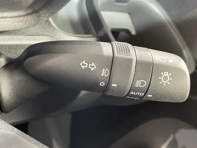 トヨタ シエンタ ハイブリッド Z 愛知県 2022(令4)年 2.3万km スカーレットメタリック 純正１０．５インチディスプレイオーディオプラス　/（AM/FM/USB/フルセグTV/CarPlay/Miracast/Bluetooth)/トヨタチームメイト　/（アドバンストパーク＋パーキングサポートブレーキ）/トヨタセーフティセンス　/　　-プリクラッシュセーフティ/　　-レーントレーシングアシスト（LTA）＋レーンディパーチャーアラート（LDA)/　　-レーダークルーズコントロール/　　-アダプティブハイビーム/　　-ロードサインアシスト/　　-発進遅れ告知機能天井サーキュレーター　/ＡＣ１００Ｖ・USB接続/コンフォートパッケージ/（シートヒーター＋ステアリングヒーター）/ハンズフリー両側電動スライドドア　/ビルトインＥＴＣ２．０　/ブラインドスポットモニター（ＢＳＭ）/ドライブレコーダー/ナノイーX/LEDヘッドライト・フォグランプ