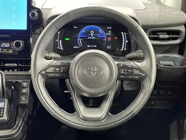 トヨタ シエンタ ハイブリッド Z 愛知県 2022(令4)年 2.3万km スカーレットメタリック 純正１０．５インチディスプレイオーディオプラス　/（AM/FM/USB/フルセグTV/CarPlay/Miracast/Bluetooth)/トヨタチームメイト　/（アドバンストパーク＋パーキングサポートブレーキ）/トヨタセーフティセンス　/　　-プリクラッシュセーフティ/　　-レーントレーシングアシスト（LTA）＋レーンディパーチャーアラート（LDA)/　　-レーダークルーズコントロール/　　-アダプティブハイビーム/　　-ロードサインアシスト/　　-発進遅れ告知機能天井サーキュレーター　/ＡＣ１００Ｖ・USB接続/コンフォートパッケージ/（シートヒーター＋ステアリングヒーター）/ハンズフリー両側電動スライドドア　/ビルトインＥＴＣ２．０　/ブラインドスポットモニター（ＢＳＭ）/ドライブレコーダー/ナノイーX/LEDヘッドライト・フォグランプ
