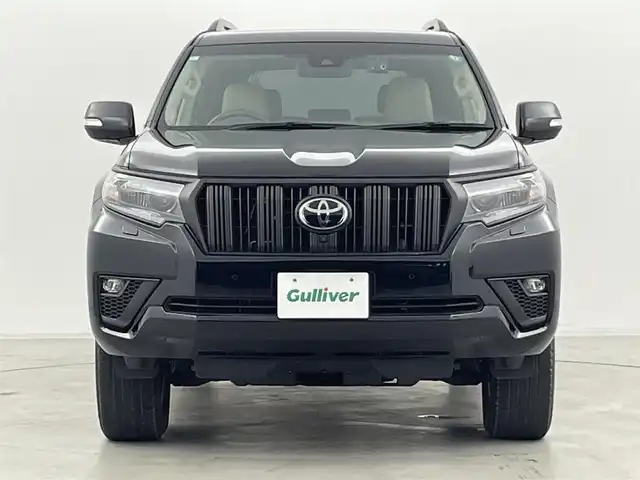 トヨタ ランドクルーザー プラド TX Lパッケージ マットブラED 群馬県 2023(令5)年 1.8万km アティチュードブラックマイカ チルト＆スライド電動ムーンルーフ（挟み込み防止機能付き）/ブラインドスポットモニター＋リヤクロストラフィックアラート/マルチテレインモニター/パノラミックビューモニター/ルーフレール/T-ConnectSDナビ/・Bluetooth/Miracast/AM/FM/USB/―――――――――――――――――/トヨタセーフティセンス/・プリクラッシュセーフティ/・レーンディパーチャーアラート/・オートマチックハイビーム/・レーダークルーズコントロール/・ロードサインアシスト/パーキングサポートブレーキ/シートヒーター/シートベンチレーション/D+N席パワーシート/前後ドライブレコーダー/カバー付サイドステップ/LEDヘッドライト/ステアリングスイッチ/プッシュスタート