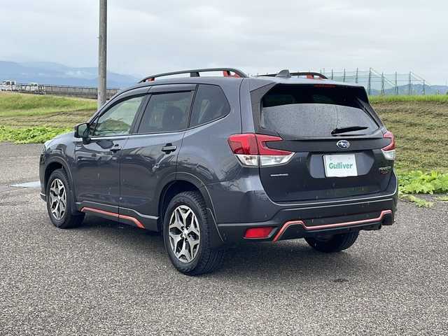 スバル フォレスター ハイブリッド X－ブレイク 新潟県 2022(令4)年 6.2万km マグネタイトグレーメタリック 4WD/社外メモリナビ(CN-FX800D)/CD/DVD/BD/BT/フルセグテレビ/SDミュージックサーバー/フロント/サイド/バックカメラ/ETC/ドライブレコーダー/衝突被害軽減ブレーキ/レーンキープアシスト/レーダークルーズコントロール/革シート/パワーシート/シートヒーター /ステアリングヒーター/ステアリングスイッチ/パワーバックドア/コーナーセンサー/スマートキー/プッシュスタート/LEDヘッドライト/オートライト/フォグランプ/純正17インチアルミホイール/純正17インチAW夏タイヤ車載
