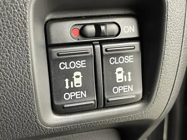 ホンダ Ｎ ＢＯＸ カスタム G ターボ Lパッケージ 群馬県 2017(平29)年 3.9万km クリスタルブラックパール ナビ　バックカメラ　両側電動スライドドア　衝突被害軽減ブレーキ　フルセグＴＶ　パドルシフト　ビルトインＥＴＣ　クルーズコントロール　オートライト　ドライブレコーダー　ステアリングリモコン　スマートキー