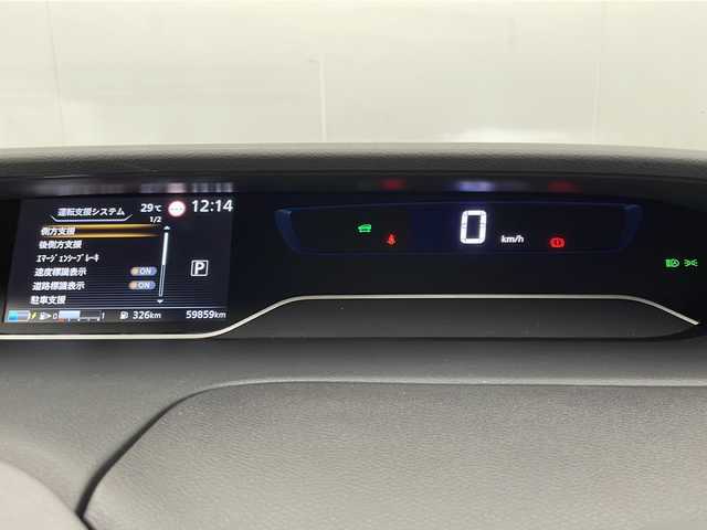 日産 セレナ e－パワー ハイウェイスター V 宮崎県 2020(令2)年 6万km ダイヤモンドブラック エマ―ジェンシーブレーキ/LDW（車線逸脱警報）/LDP（車線逸脱防止支援）/BSW（後側方車両検知警報）/BSI（後側方衝突防止支援）/速度標識表示/道路標識表示/クリアランスソナー/オートマチックハイビーム/ふらつき警報/純正10インチSDナビ/フルセグTV/CD/DVD/Bluetooth/アラウンドビューモニター/両側パワースライドドア/ハンズフリーオートスライドドア/LEDヘッドライト/ビルトインETC/前後ドライブレコーダー/純正16インチAW/保証書/取扱説明書