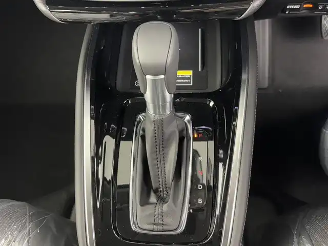 ホンダ ヴェゼル ハイブリッド e:HEV Z 埼玉県 2025(令7)年 0.1千km クリスタルブラックパール Honda CONNECTディスプレイオーディオ/（BT/Apple CarPlay/Android Auto/フルセグTV）/バックカメラ/ホンダセンシング/・衝突被害軽減ブレーキ/・誤発進抑制機能/・路外逸脱抑制機能/・アダプティブクルーズコントロール/ハーフレザーシート/シートヒーター/ハンドルヒーター/ETC2.0車載器/ワイヤレス充電器/フロントグリルベルリナブラック(41250円)