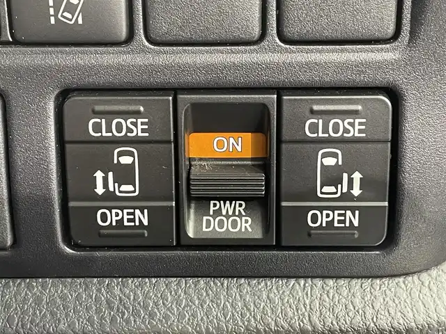 トヨタ ヴォクシー ZS 煌Ⅱ 愛知県 2020(令2)年 3.8万km ホワイトパールクリスタルシャイン 9インチナビ/（Bluetooth/フルセグTV/SD/AM/FM）/両側電動スライドドア/トヨタセーフティセンス/　‐衝突軽減ブレーキ/　‐車線はみ出しアラート/　‐オートマチックハイビーム/LEDオートライト/バックカメラ/純正16インチAW/コーナーセンサー/プッシュスタートボタン/後席サンシェード