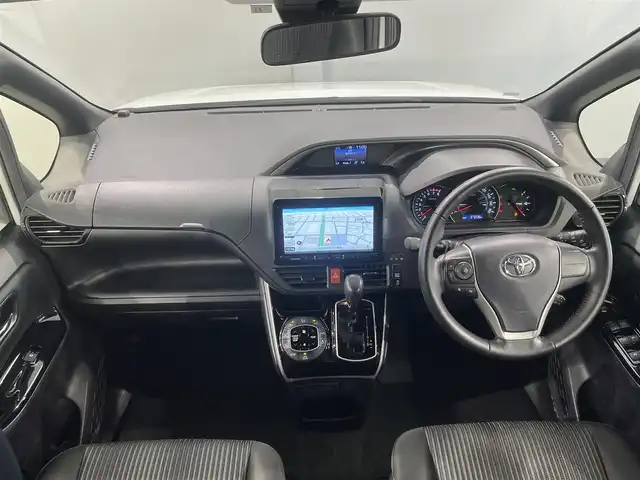 トヨタ ヴォクシー ZS 煌Ⅱ 愛知県 2020(令2)年 3.8万km ホワイトパールクリスタルシャイン 9インチナビ/（Bluetooth/フルセグTV/SD/AM/FM）/両側電動スライドドア/トヨタセーフティセンス/　‐衝突軽減ブレーキ/　‐車線はみ出しアラート/　‐オートマチックハイビーム/LEDオートライト/バックカメラ/純正16インチAW/コーナーセンサー/プッシュスタートボタン/後席サンシェード