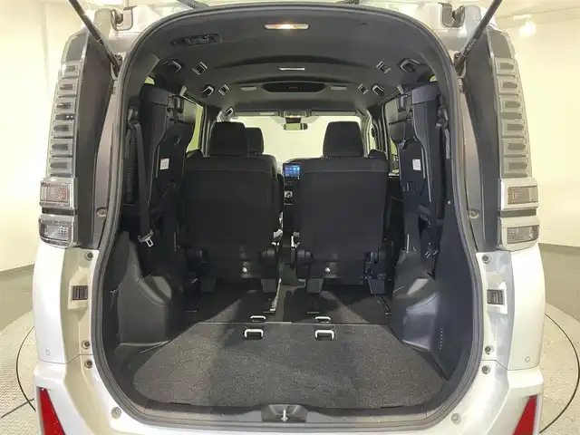 トヨタ ヴォクシー ZS 煌Ⅱ 愛知県 2020(令2)年 3.8万km ホワイトパールクリスタルシャイン 9インチナビ/（Bluetooth/フルセグTV/SD/AM/FM）/両側電動スライドドア/トヨタセーフティセンス/　‐衝突軽減ブレーキ/　‐車線はみ出しアラート/　‐オートマチックハイビーム/LEDオートライト/バックカメラ/純正16インチAW/コーナーセンサー/プッシュスタートボタン/後席サンシェード