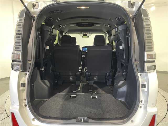 トヨタ ヴォクシー ZS 煌Ⅱ 愛知県 2020(令2)年 3.8万km ホワイトパールクリスタルシャイン 9インチナビ/（Bluetooth/フルセグTV/SD/AM/FM）/両側電動スライドドア/トヨタセーフティセンス/　‐衝突軽減ブレーキ/　‐車線はみ出しアラート/　‐オートマチックハイビーム/LEDオートライト/バックカメラ/純正16インチAW/コーナーセンサー/プッシュスタートボタン/後席サンシェード