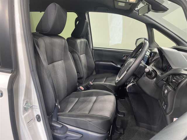 トヨタ ヴォクシー ZS 煌Ⅱ 愛知県 2020(令2)年 3.8万km ホワイトパールクリスタルシャイン 9インチナビ/（Bluetooth/フルセグTV/SD/AM/FM）/両側電動スライドドア/トヨタセーフティセンス/　‐衝突軽減ブレーキ/　‐車線はみ出しアラート/　‐オートマチックハイビーム/LEDオートライト/バックカメラ/純正16インチAW/コーナーセンサー/プッシュスタートボタン/後席サンシェード