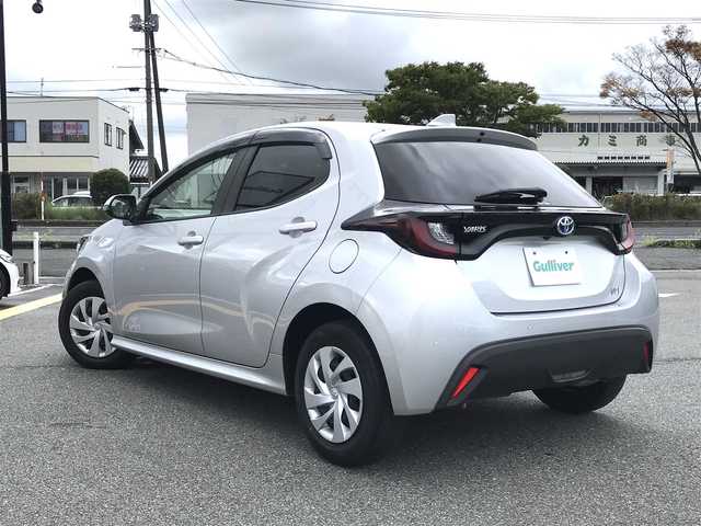 トヨタ ヤリス ハイブリッド X 鳥取県 2021(令3)年 4.9万km シルバーM 純正ナビ/BT/Miracast/USB/バックカメラ/ETC/トヨタセーフティセンス/レーンキープアシスト/レーダークルーズコントロール/前後クリアランスソナー/ドライブレコーダー/オートハイビーム/フロアマット/ドアバイザー/スペアキー