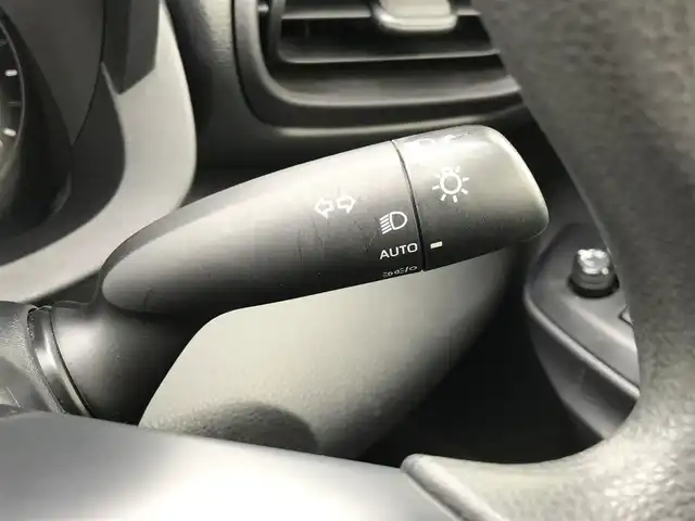 トヨタ ヤリス ハイブリッド X 鳥取県 2021(令3)年 4.9万km シルバーM 純正ナビ/BT/Miracast/USB/バックカメラ/ETC/トヨタセーフティセンス/レーンキープアシスト/レーダークルーズコントロール/前後クリアランスソナー/ドライブレコーダー/オートハイビーム/フロアマット/ドアバイザー/スペアキー