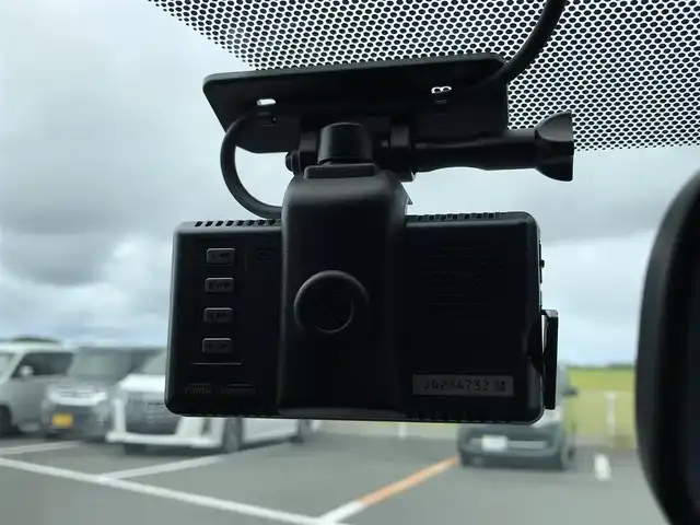 トヨタ ヤリス ハイブリッド X 鳥取県 2021(令3)年 4.9万km シルバーM 純正ナビ/BT/Miracast/USB/バックカメラ/ETC/トヨタセーフティセンス/レーンキープアシスト/レーダークルーズコントロール/前後クリアランスソナー/ドライブレコーダー/オートハイビーム/フロアマット/ドアバイザー/スペアキー