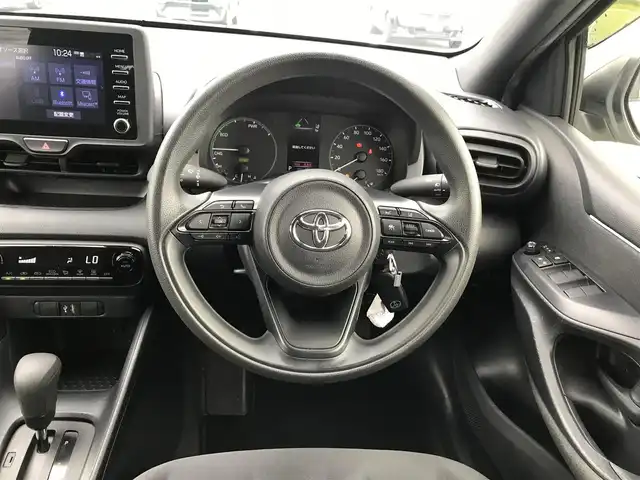 トヨタ ヤリス ハイブリッド X 鳥取県 2021(令3)年 4.9万km シルバーM 純正ナビ/BT/Miracast/USB/バックカメラ/ETC/トヨタセーフティセンス/レーンキープアシスト/レーダークルーズコントロール/前後クリアランスソナー/ドライブレコーダー/オートハイビーム/フロアマット/ドアバイザー/スペアキー