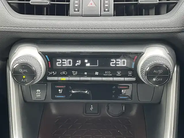 トヨタ ＲＡＶ４ G 道央・札幌 2022(令4)年 3.1万km アティチュードブラックマイカ ４WD/ワンオーナー/寒冷地仕様/純正メーカーナビ/AM/FM/BT/フルセグ/トヨタセーフティセンス/プリクラッシュセーフティ/横滑り防止装置/レーダークルーズコントロール/レーンキープアシスト/クリアランスソナー/ブラインドスポットモニター/パーキングサポートブレーキ/リアクロストラフィックアラート/ロードサインアシスト/パノラミックビューモニター/ビルトインETC/ドライブレコーダー/ワイパーデアイサー/DRIVEMODE切替/パワーバックドア/D席パワーシート/D席メモリーシート/前席シートヒーター/前席エアシート/レザーシート/革巻きステアリング/ステアリングリモコン/ハンドルヒーター/AC100V/デジタルインナーミラー/電動パーキング/ブレーキホールド/MTモード付AT/プッシュスタート/スマートキー/純正リモートスタート/LEDヘッドライト/オートライト/オートマチックハイビーム/フォグランプ/電動格納ミラー/ウィンカーミラー/純正フロアマット/ドアバイザー/スペアキー