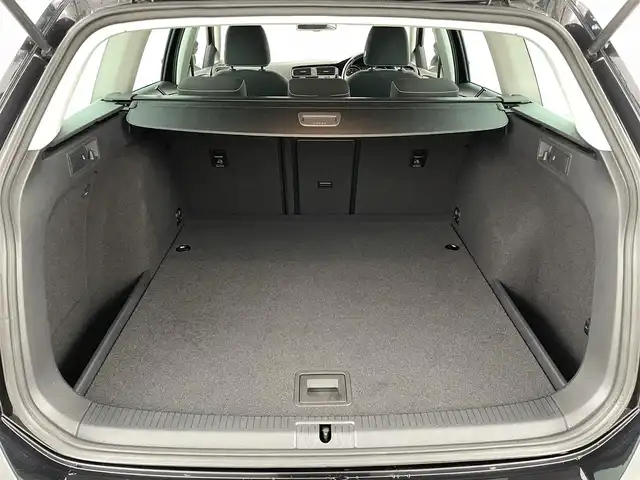 フォルクスワーゲン ゴルフ ヴァリアント TSI ハイライン BMテクノ 福島県 2014(平26)年 8.6万km ディープブラックパールエフェクト プリクラッシュブレーキ/・プロアクティブオキュパントプロテクション/・マルチコリジョンブレーキ/・ドライバー疲労検知/・パークディスタンスコントロール/純正7.5インチナビ/・BT/USB/AUX/SD/CD/DVD/ETC/電子パーキング/・オートホールド/・MTモード付AT/革ステアリング/・ステアリングリモコン/・パドルシフト/プッシュスタート/・スマートキー/LEDヘッドライト/・フォグランプ/・オートライト/・オートハイビーム/ウィンカーミラー/・オートミラー/・ミラーヒーター/ルーフレール/純正フロアマット/純正17インチアルミホイール